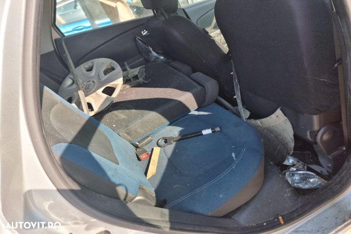 Geam ușa stânga față Renault Captur 1 [2013 - 2017] 1.5 dci K9K 6 - 7