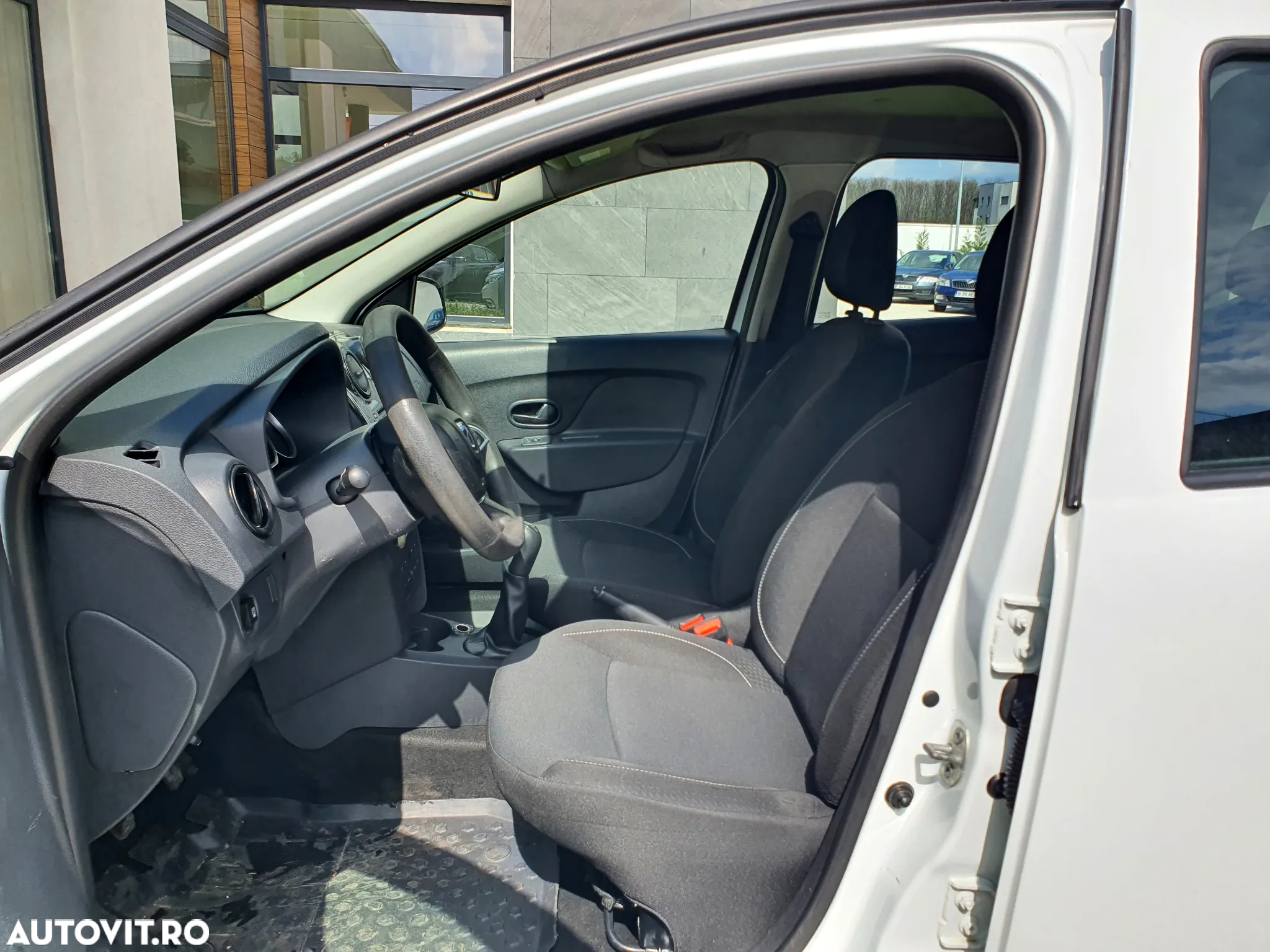Dacia Logan 1.0 SCe SL PLUS - 10