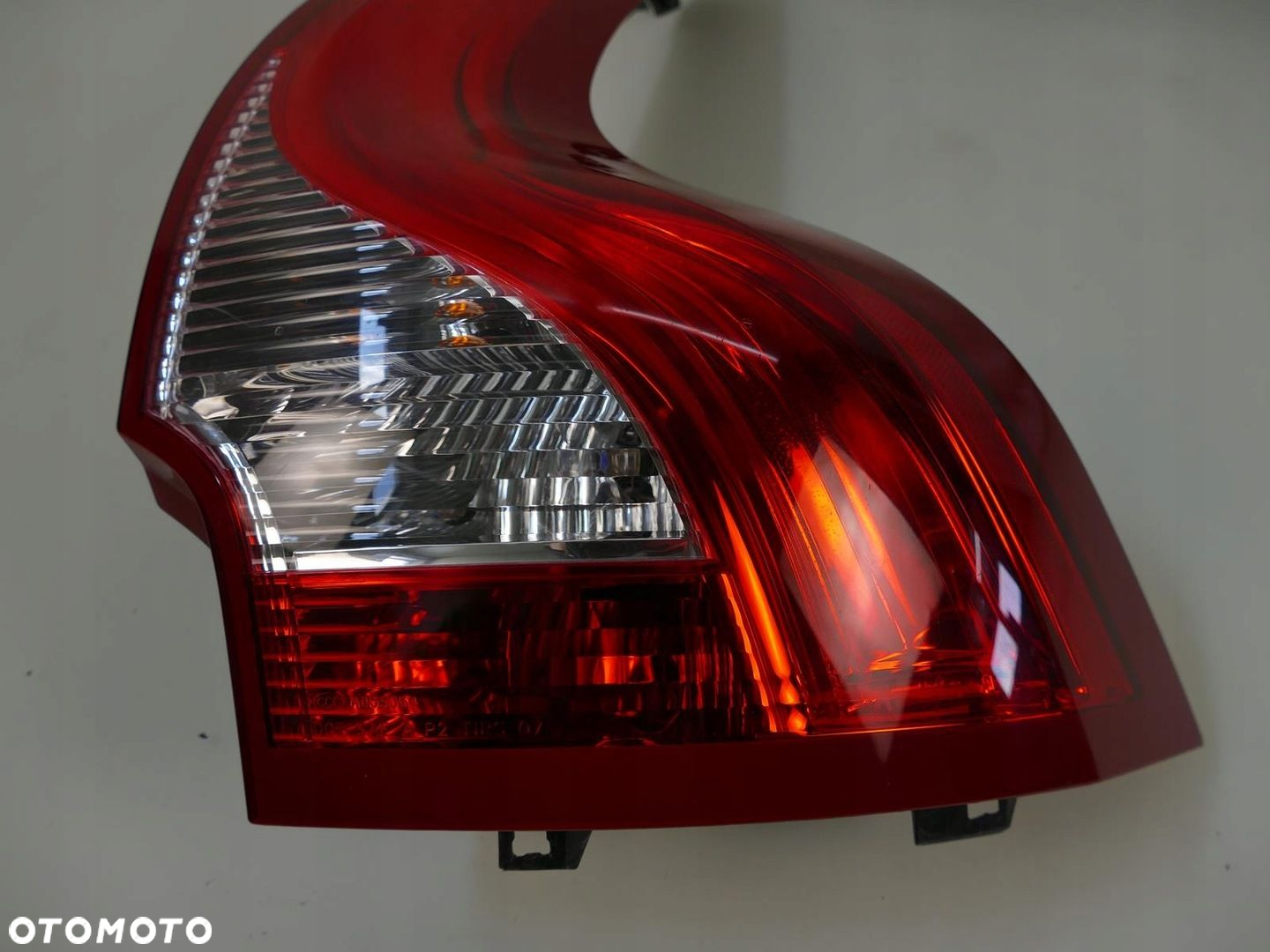 VOLVO XC60 I LIFT R-DESIGN LAMPA PRAWY TYŁ PRAWA TYLNA - 2