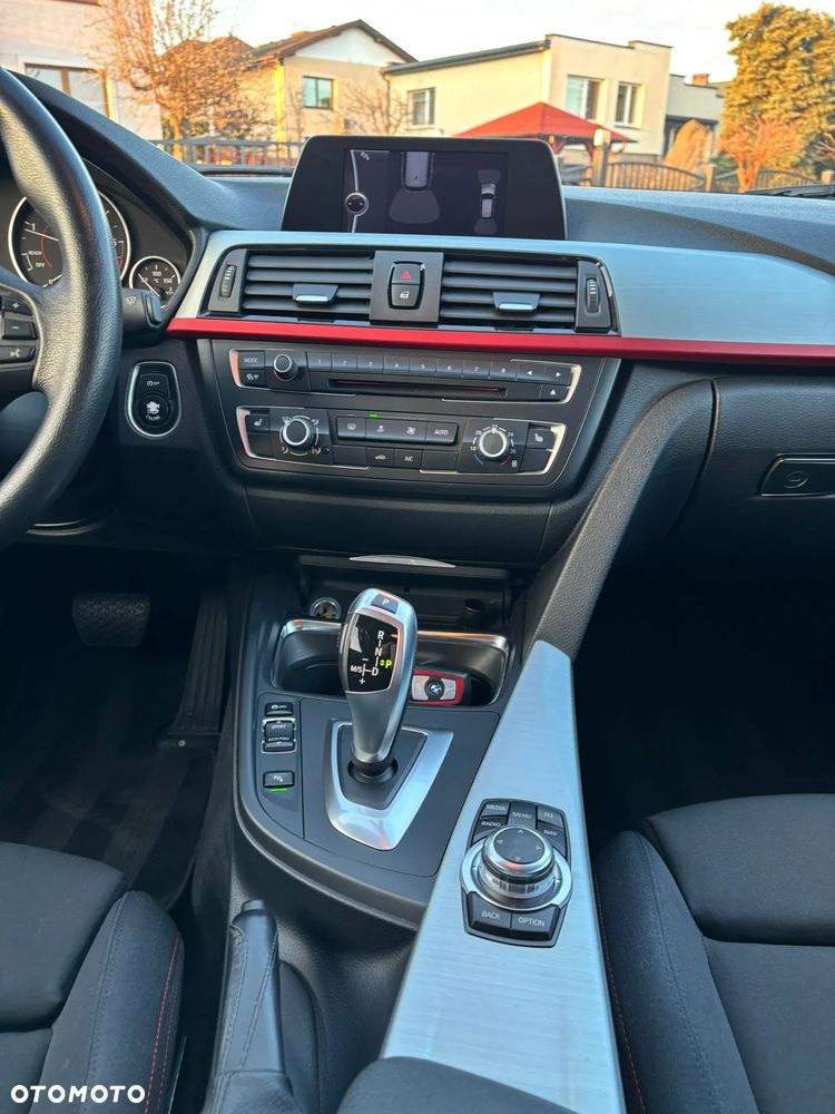 BMW Seria 3 318d DPF Edition Sport - 12