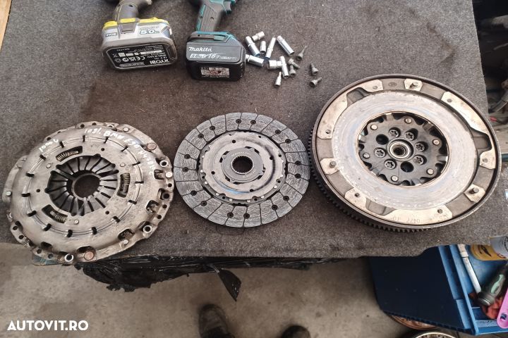 Kit ambreiaj N47D20C  124052310 324063810 415047710 BMW Seria 3 E90 [ - 1