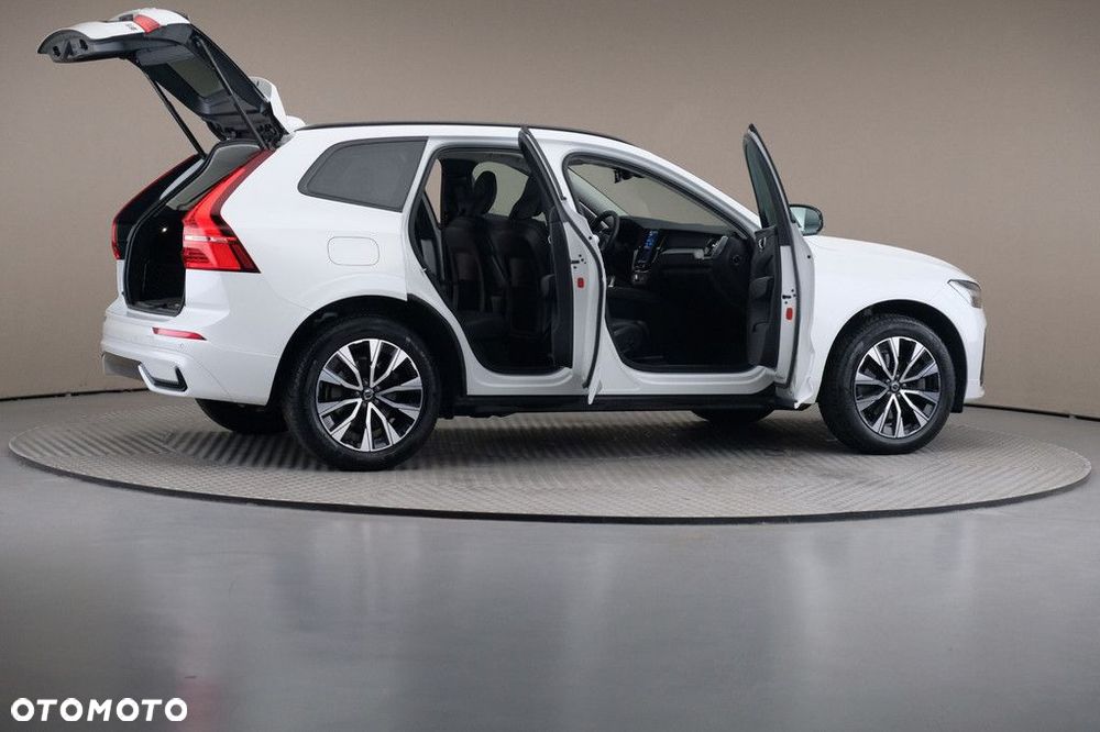 Volvo XC 60 B4 D AWD Plus Dark - 6