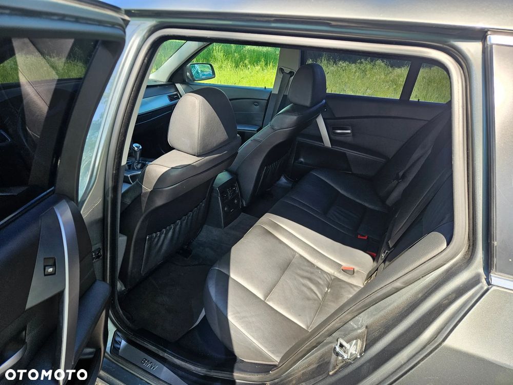 BMW Seria 5 523i - 9
