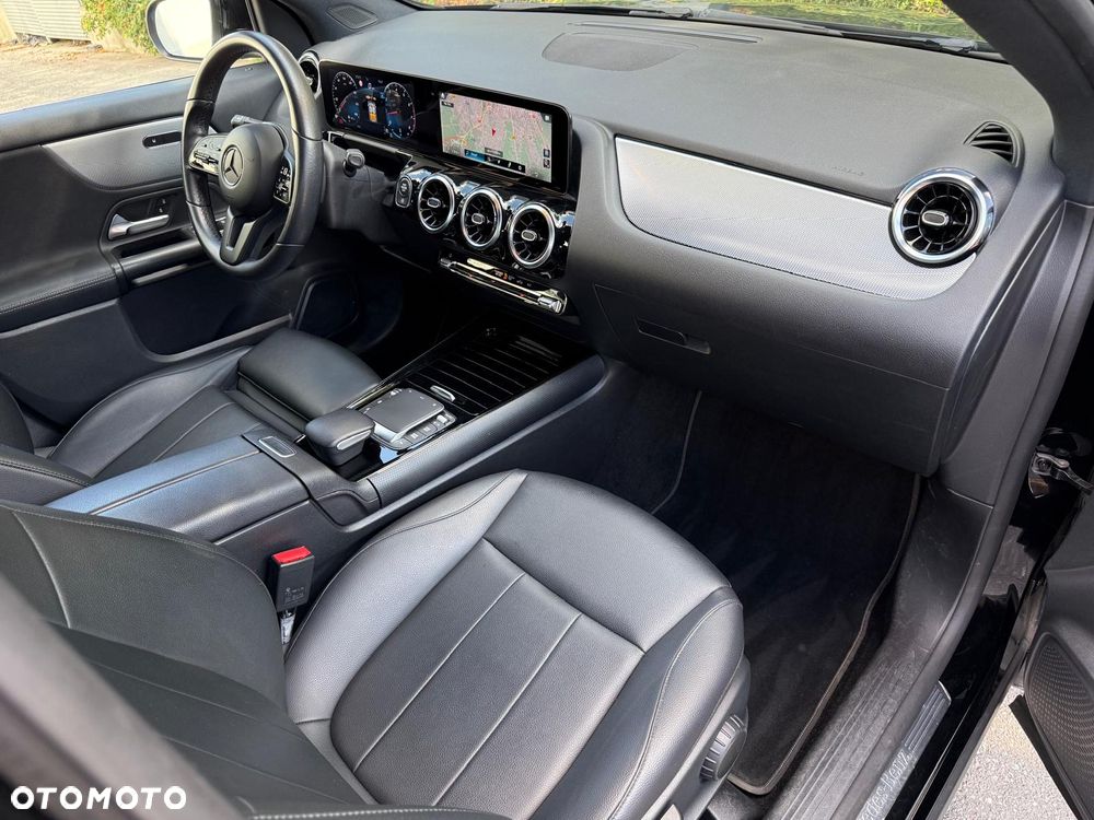 Mercedes-Benz GLA 180 Business Edition - 9