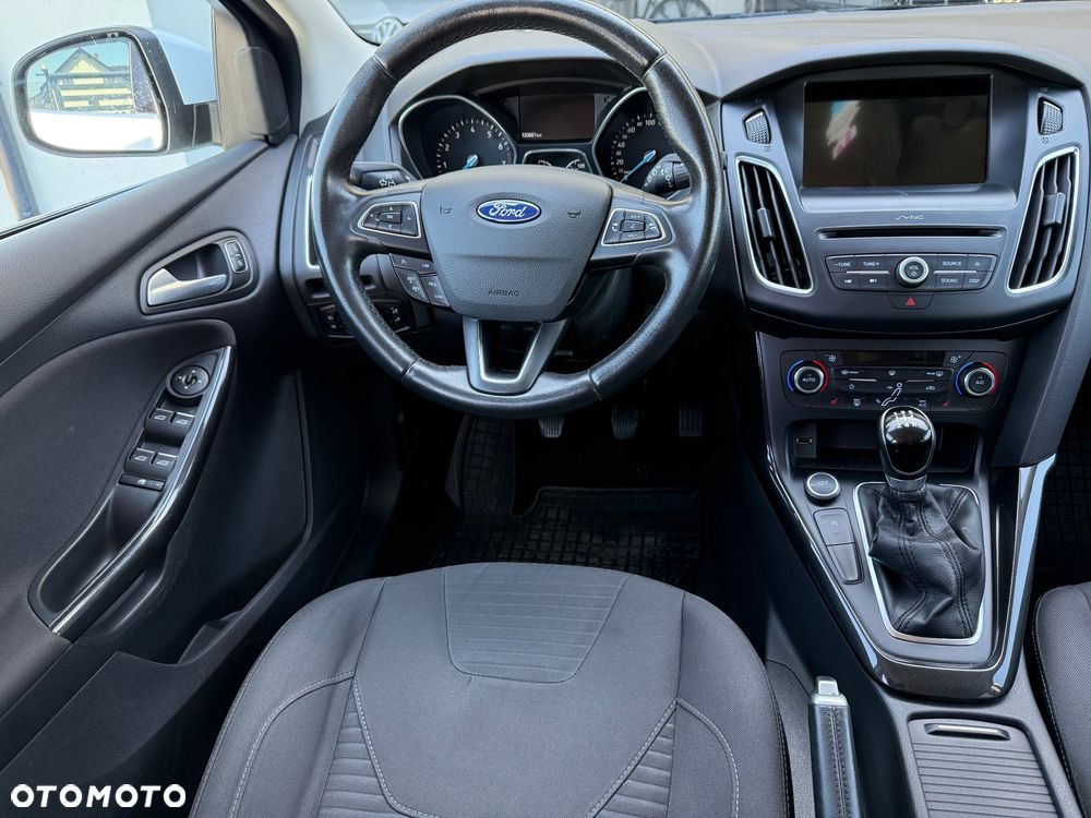 Ford Focus 1.0 EcoBoost Titanium - 26