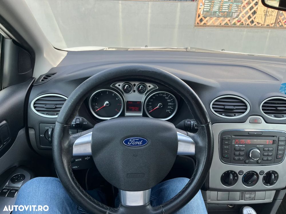 Ford Focus 1.4i Ambiente - 23