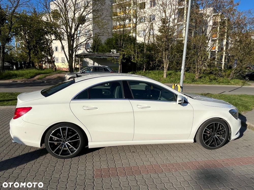 Mercedes-Benz CLA 200 7G-DCT - 6