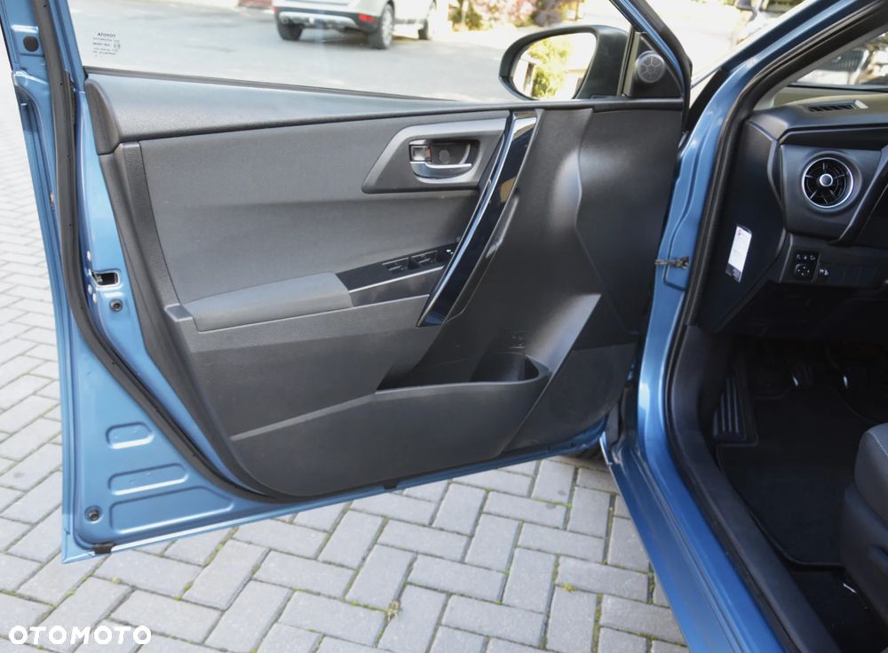 Toyota Auris - 15
