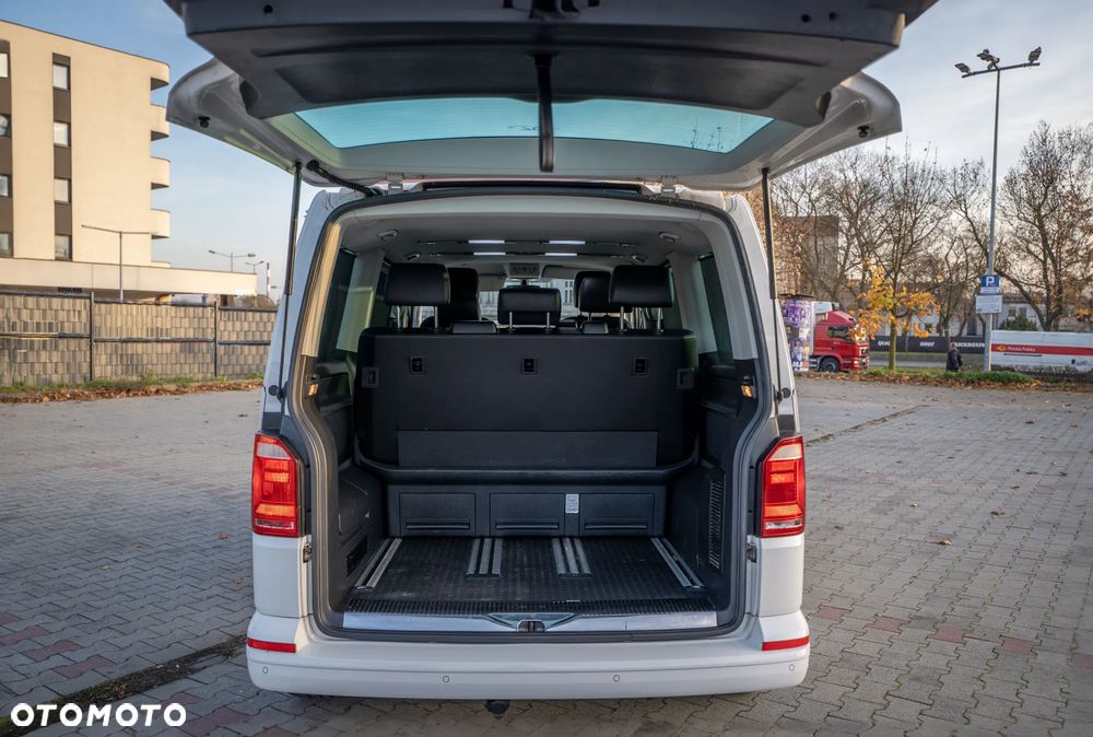Volkswagen Multivan - 10