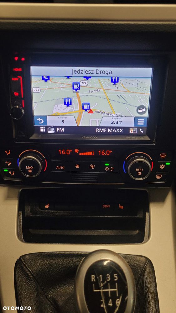 BMW Seria 3 320i - 10