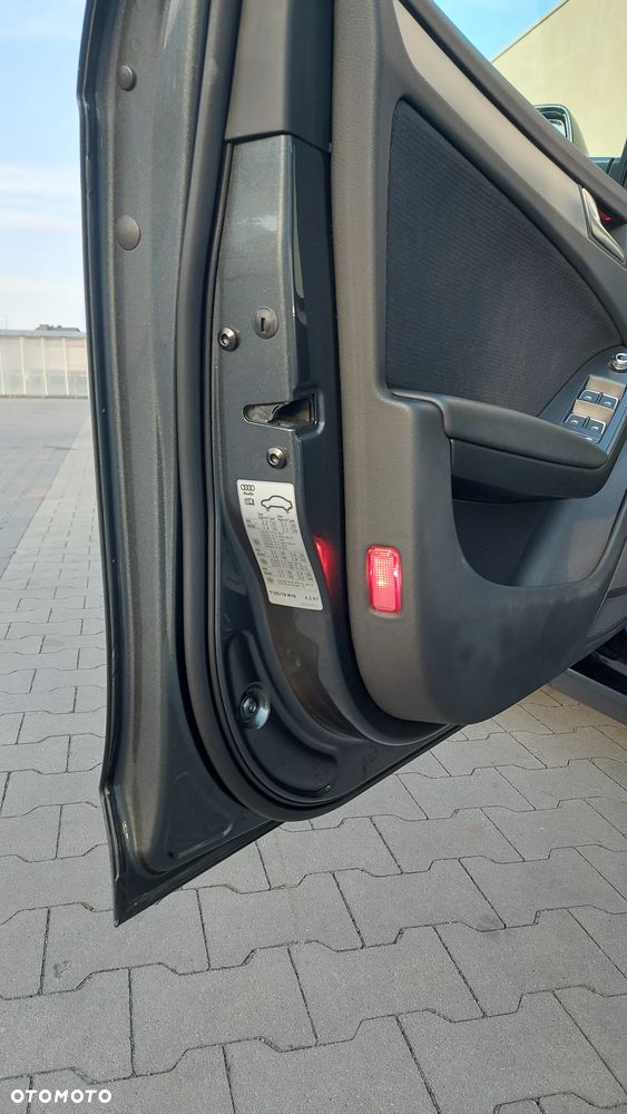 Audi A4 Avant 2.0 TDI - 10