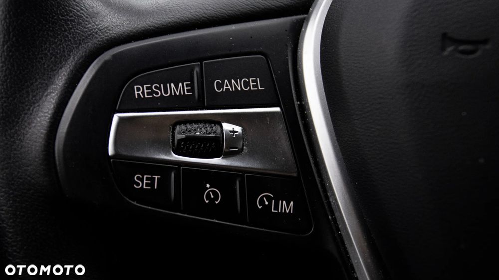 BMW Seria 3 318d Sport Line - 19