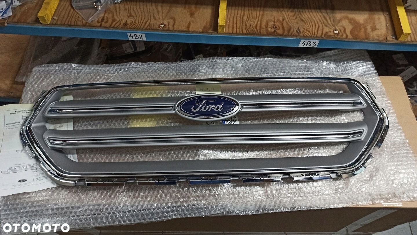 FORD ESCAPE USA GRILL GJ5Z-8200-C GJ54-8200-BDW - 1