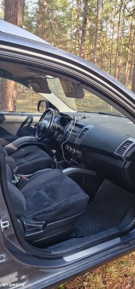 Mitsubishi Outlander 2.0 DID Intense + - 9