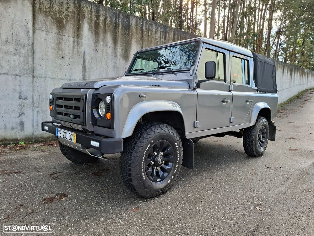 Land Rover Defender - 1