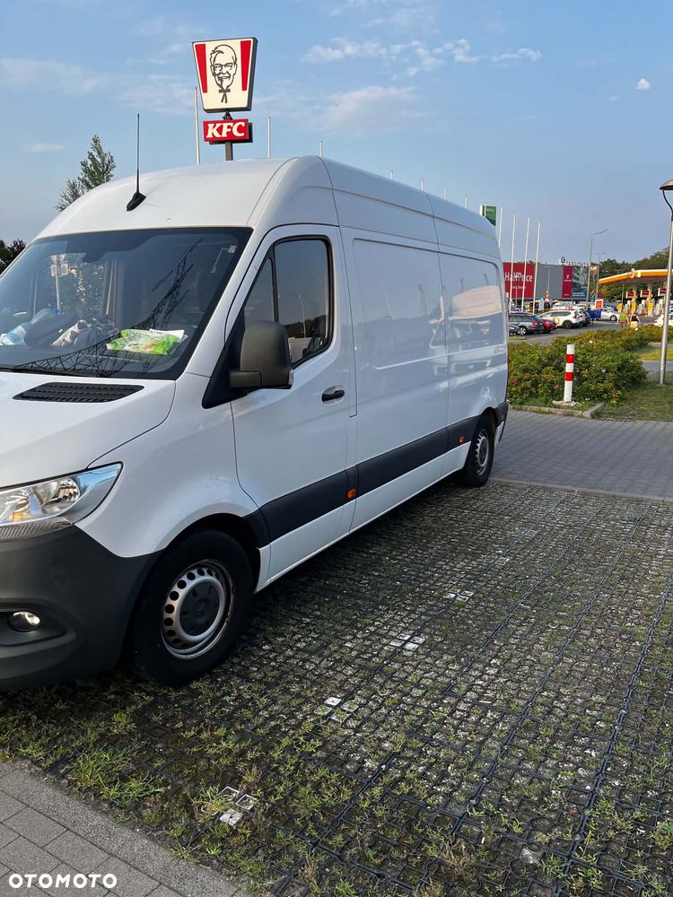 Mercedes-Benz Sprinter - 1