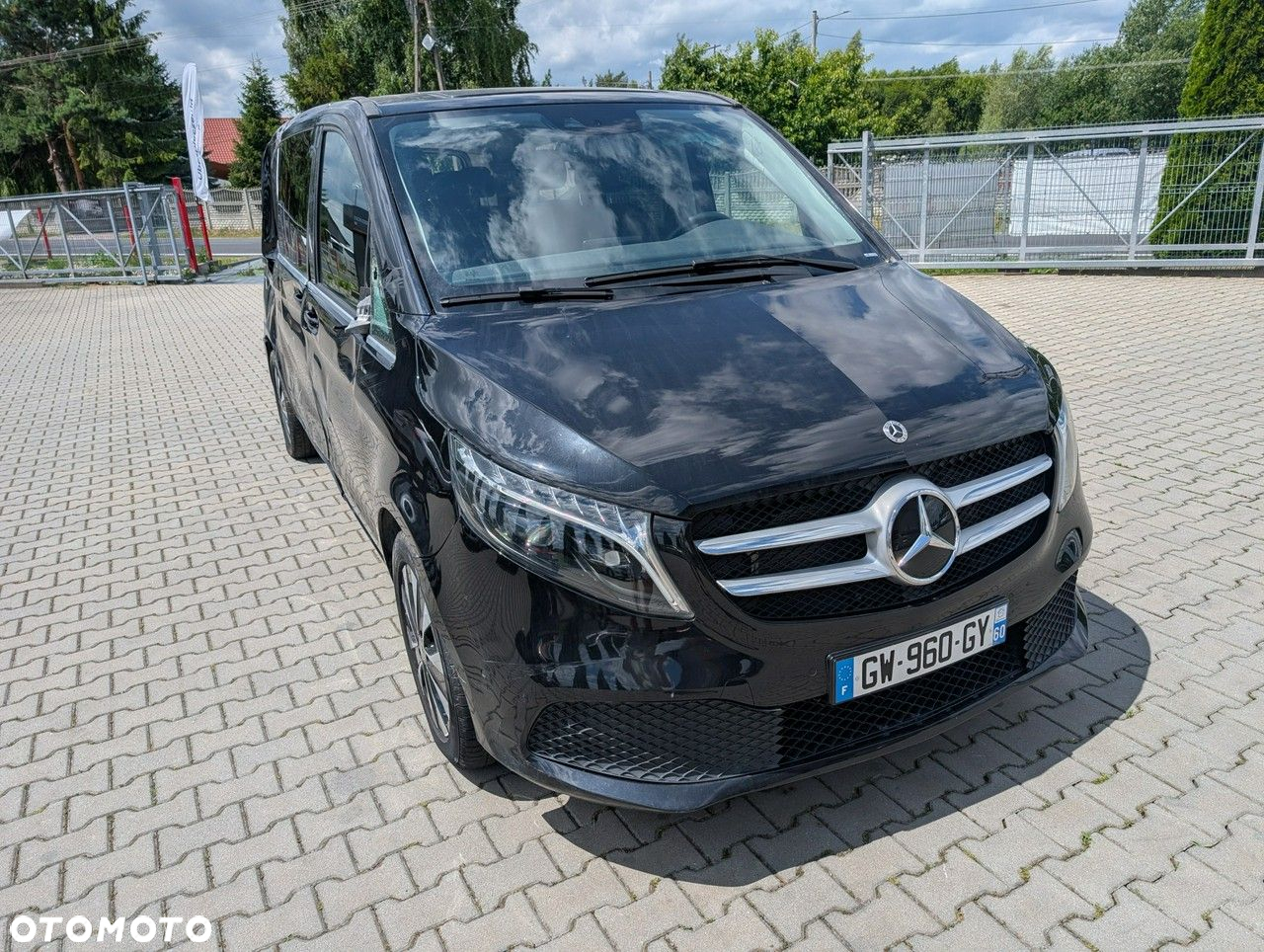 Mercedes-Benz Klasa V - 8