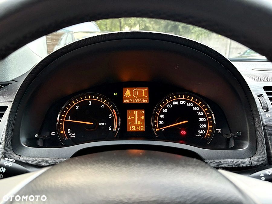 Toyota Avensis 2.0 D-4D Sol plus+NAVI - 29