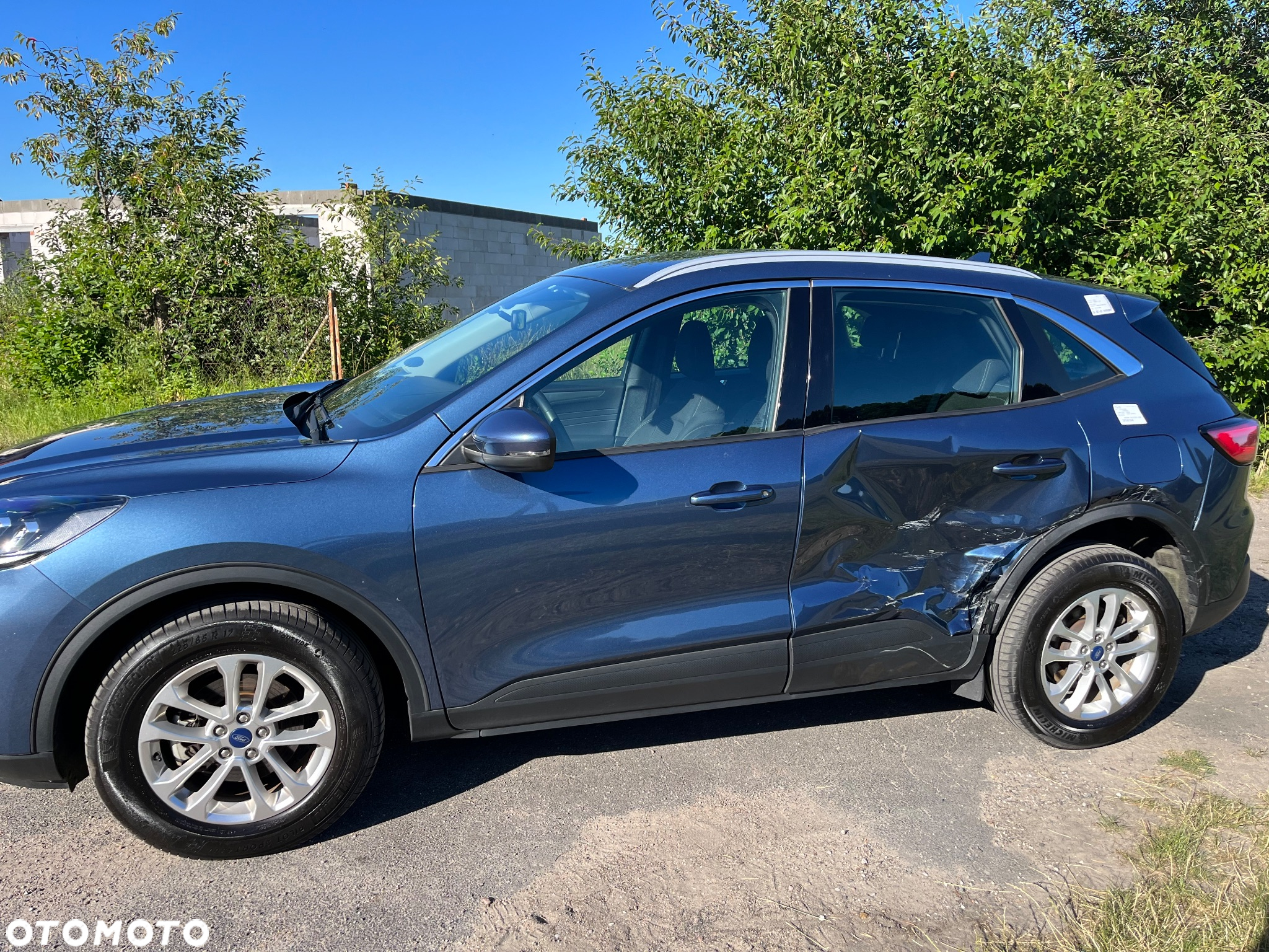 Ford Kuga 2.5 FHEV AWD Titanium - 4