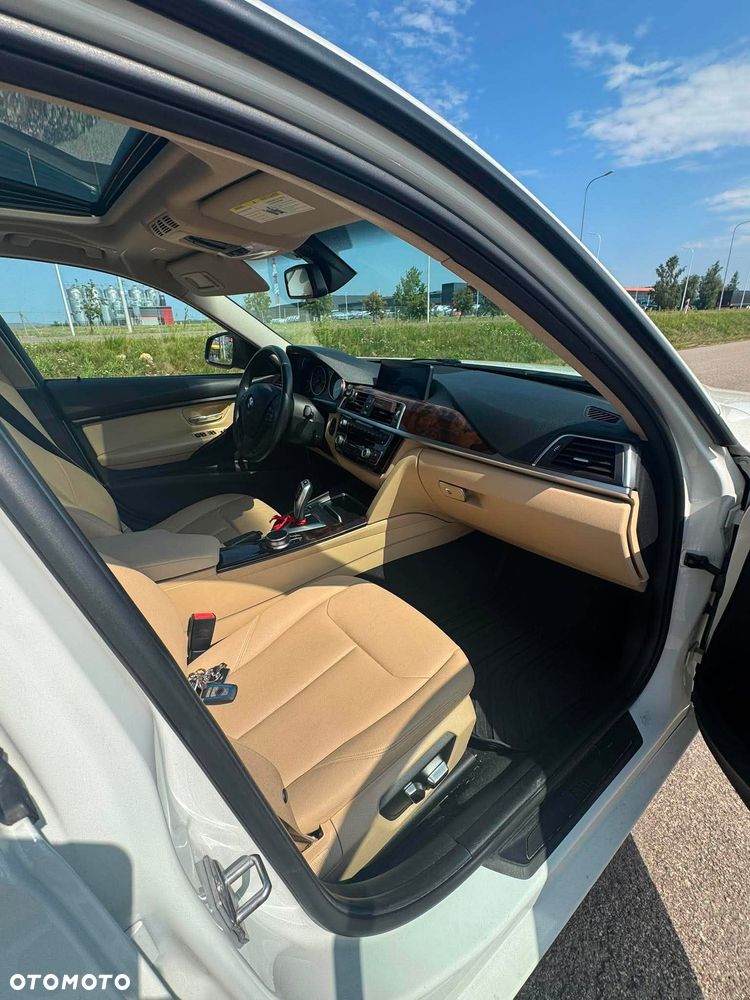 BMW Seria 3 320i xDrive - 11