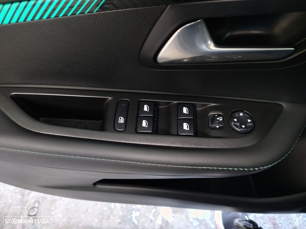 Peugeot e-208 50 kWh Allure Pack - 19