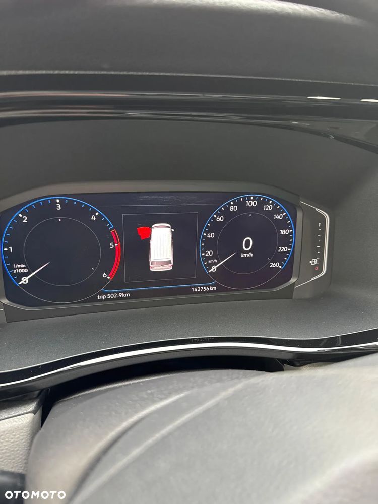 Volkswagen Caravelle - 12