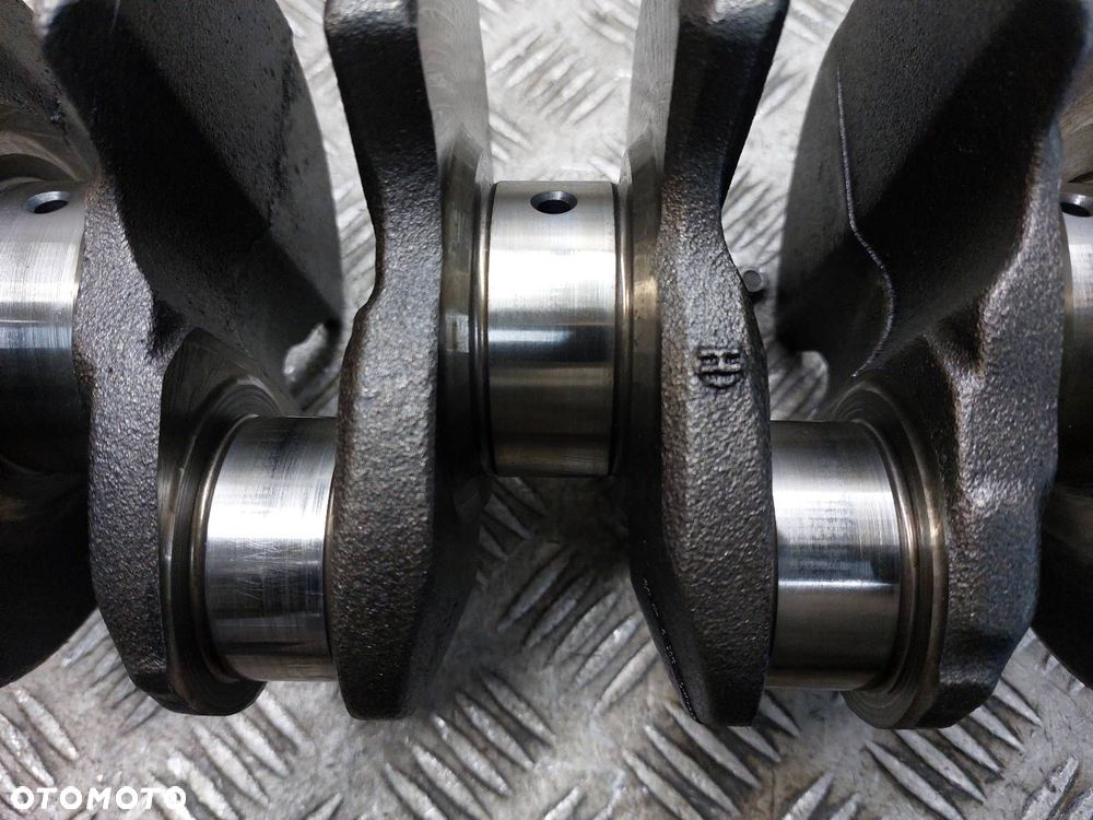 WAŁ KORBOWY TOYOTA COROLLA E11 1.9 D 1WZ - 6