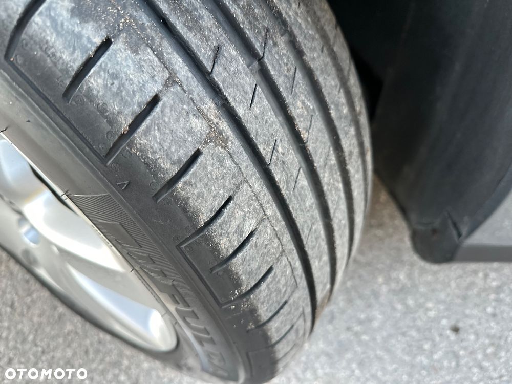 Volkswagen Passat 2.0 TDI DPF Sportline - 18