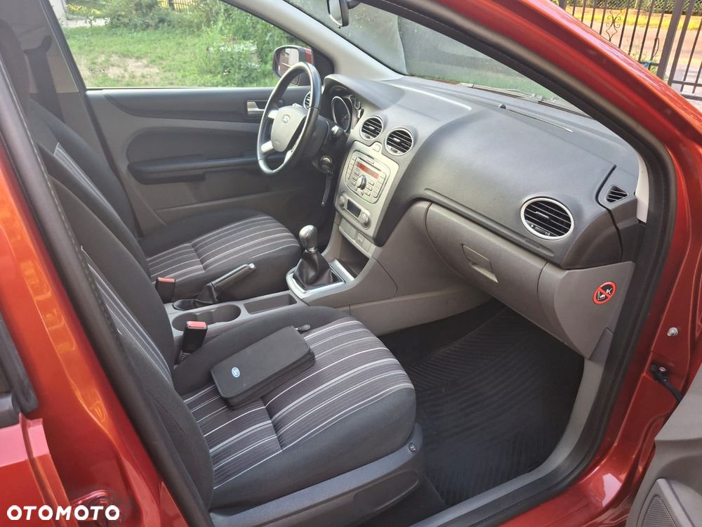 Ford Focus 1.6 16V Connection - 17