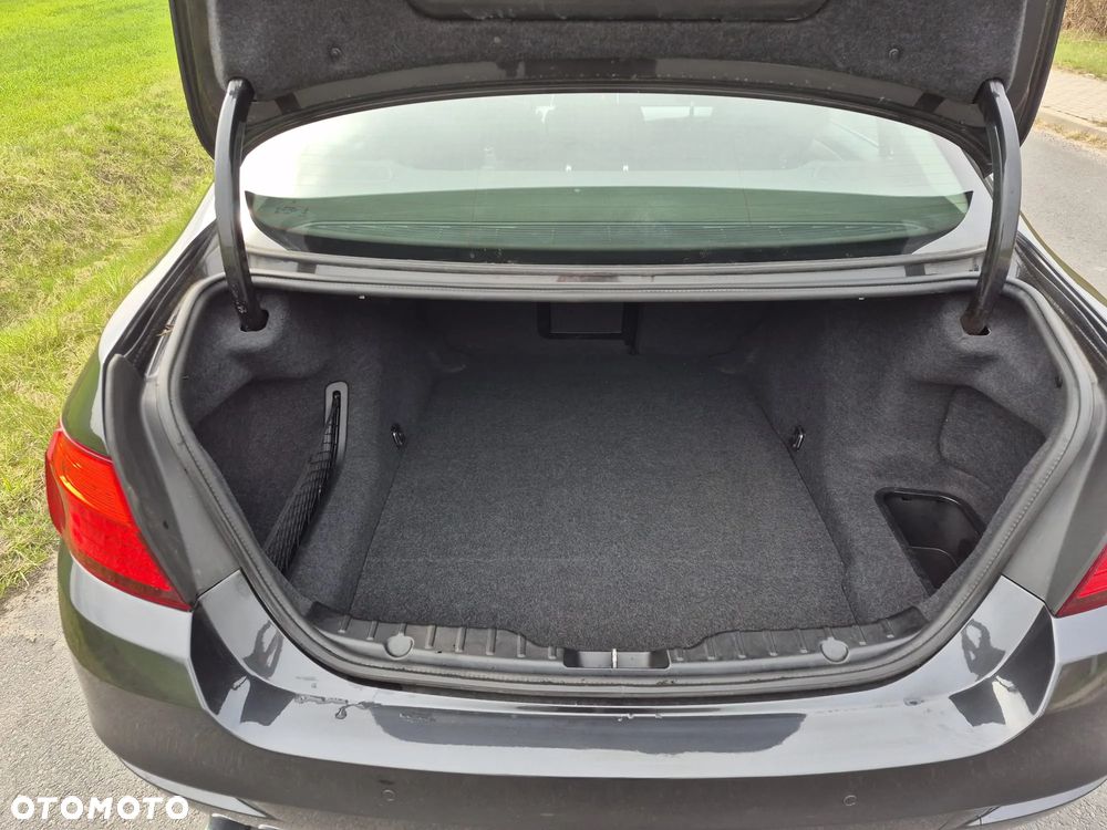 BMW Seria 5 520d xDrive - 10