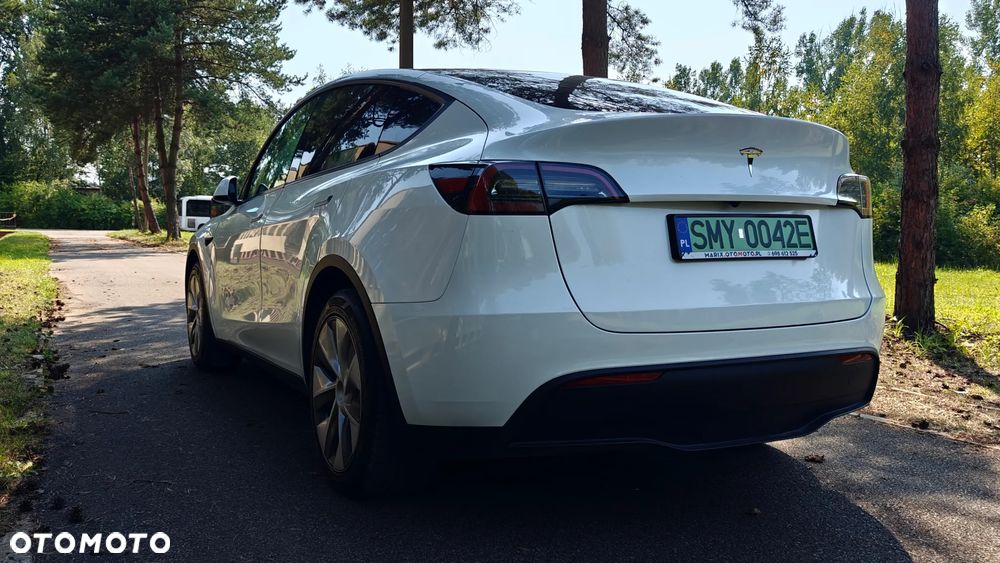 Tesla Model Y Long Range Dual Motor AWD - 3