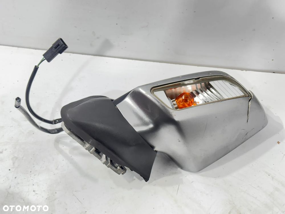 Lusterko P  Suzuki Burgman 650 - 5