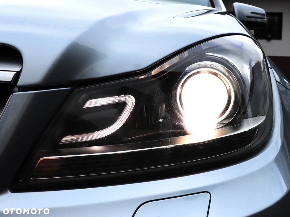 Mercedes-Benz Klasa C 200 Avantgarde Edition - 19