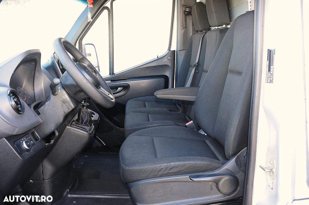 Mercedes-Benz Sprinter - 6