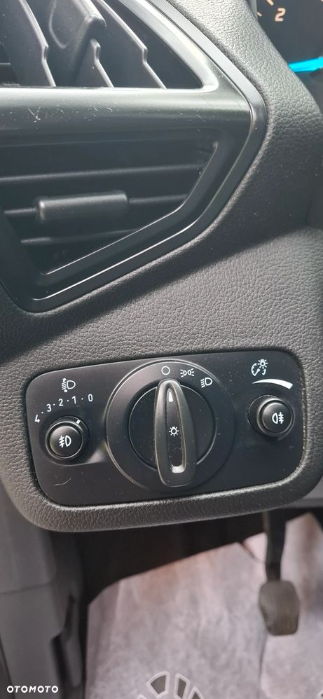 Ford Kuga 2.0 TDCi 2x4 Titanium - 7
