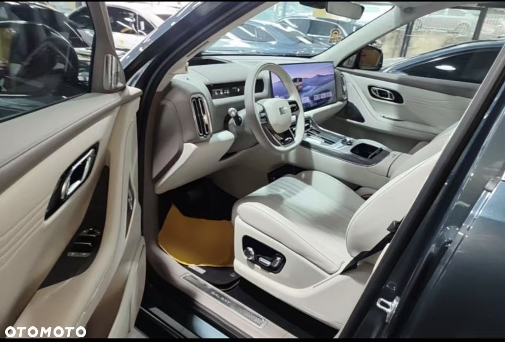 Geely M9 - 3