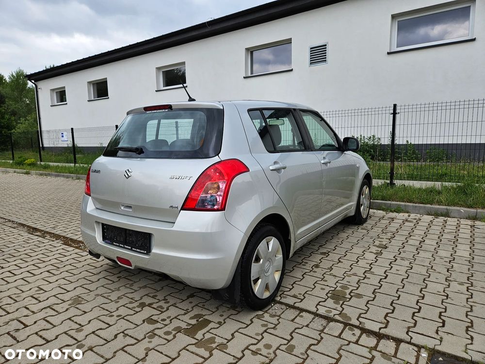 Suzuki Swift 1.3 4x4 Comfort - 4