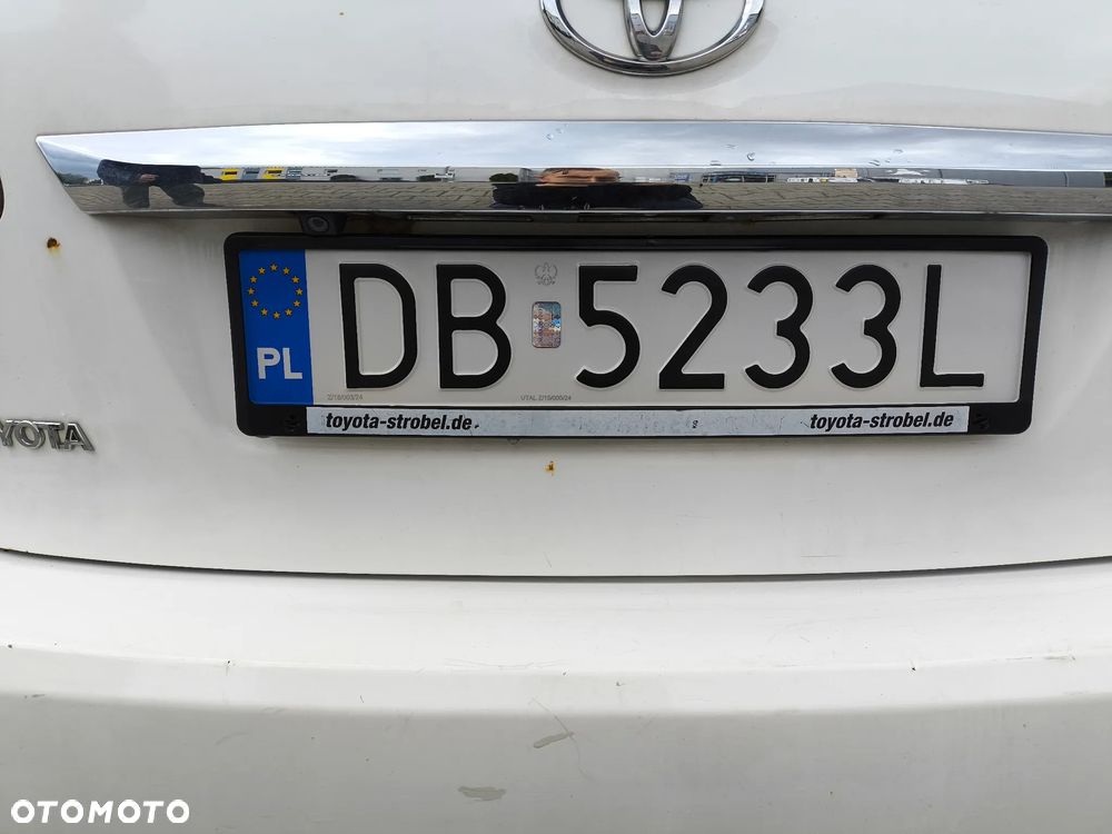 Toyota Avensis 2.0 D-4D Premium - 11