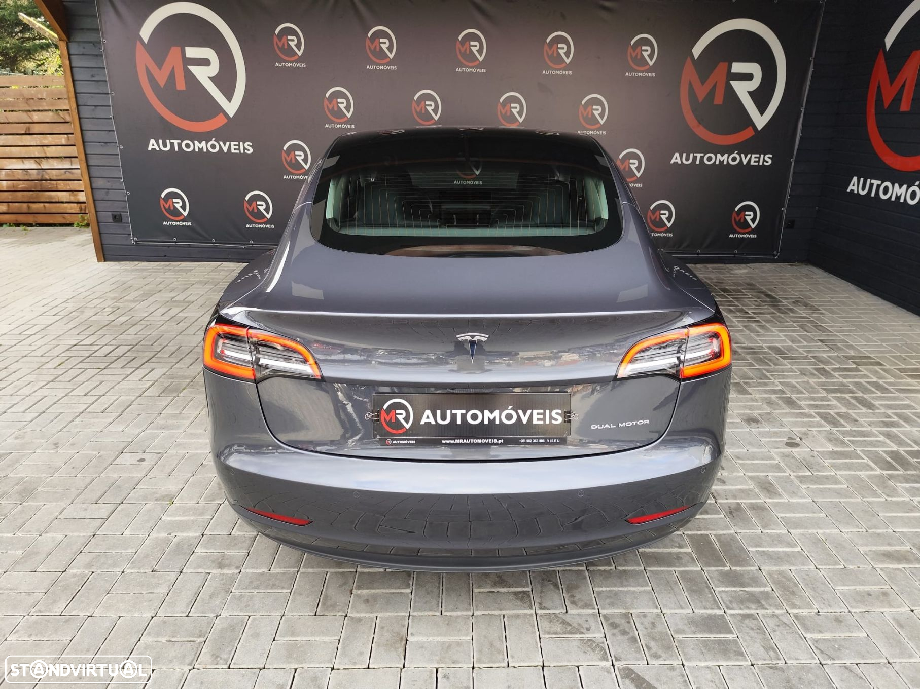 Tesla Model 3 - 8