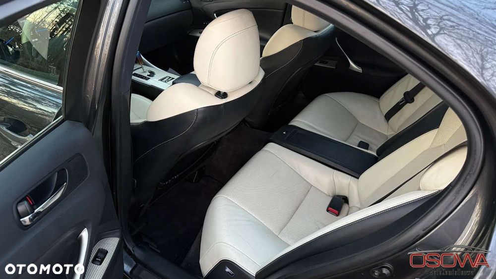 Lexus IS - 22
