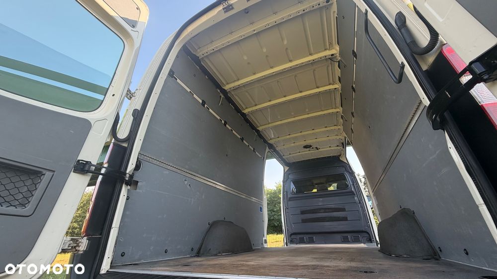Mercedes-Benz Sprinter - 28