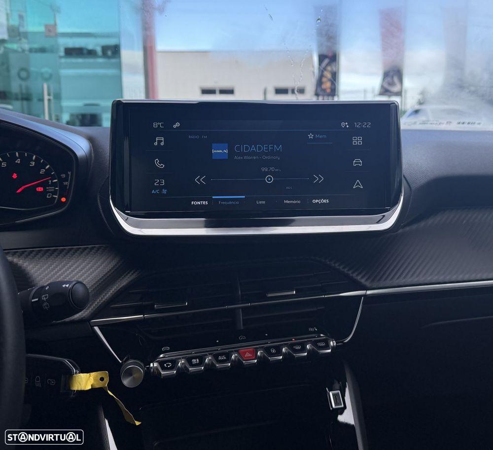 Peugeot 2008 1.2 PureTech Style - 12