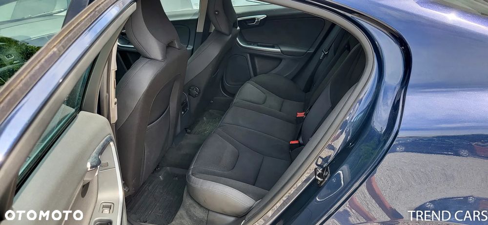 Volvo S60 D2 Momentum - 18