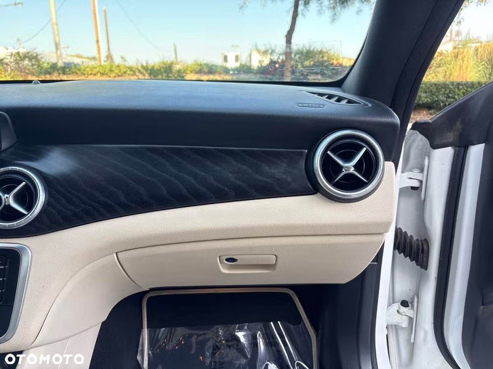 Mercedes-Benz CLA - 17