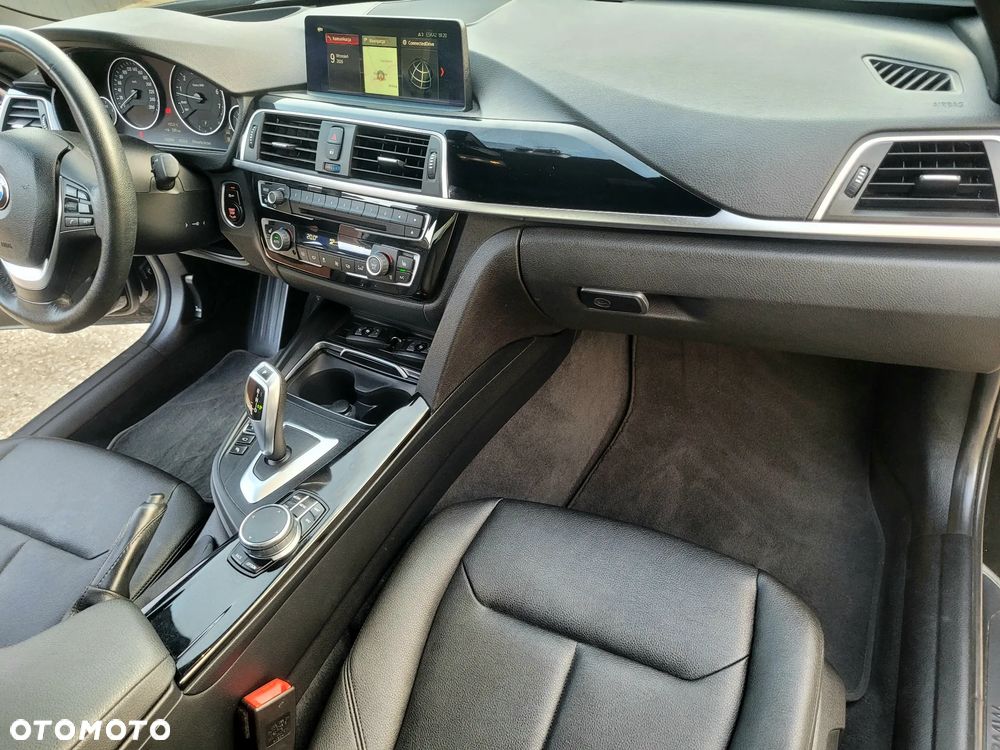 BMW Seria 3 320i GPF xDrive Advantage - 16