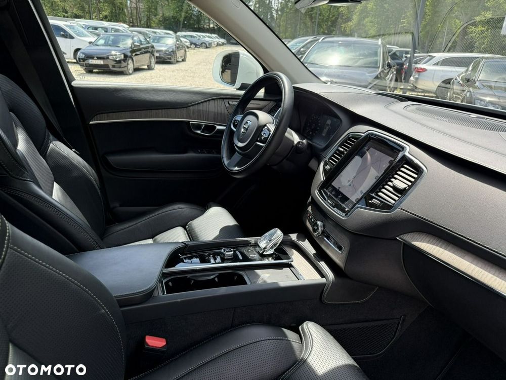 Volvo XC 90 - 22