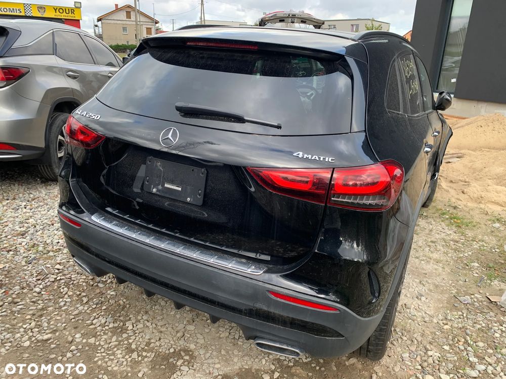Mercedes-Benz GLA - 3
