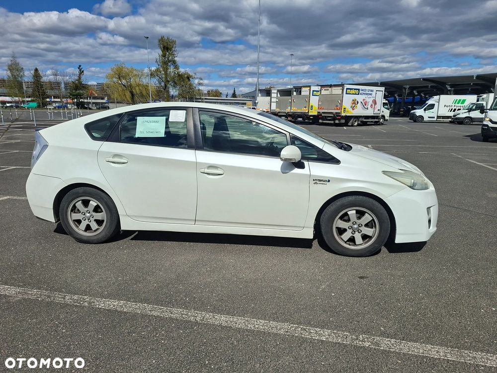 Toyota Prius 1.8 HSD Luna - 4