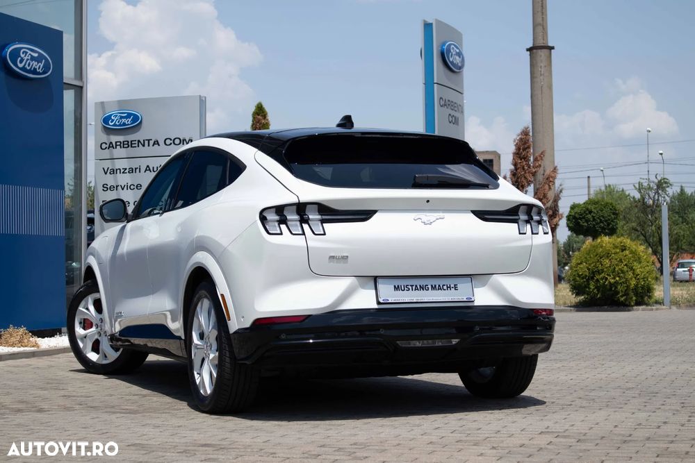 Ford Mustang Mach-E - 11