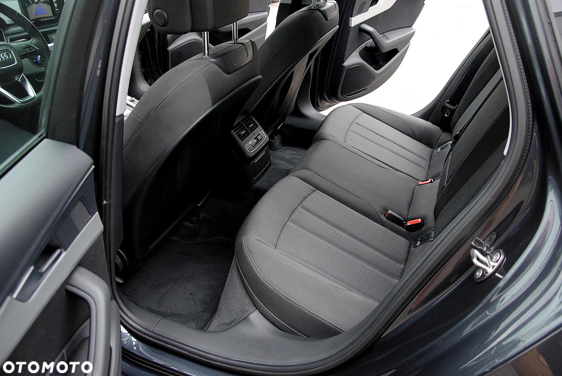 Audi A4 2.0 TDI S tronic design - 10